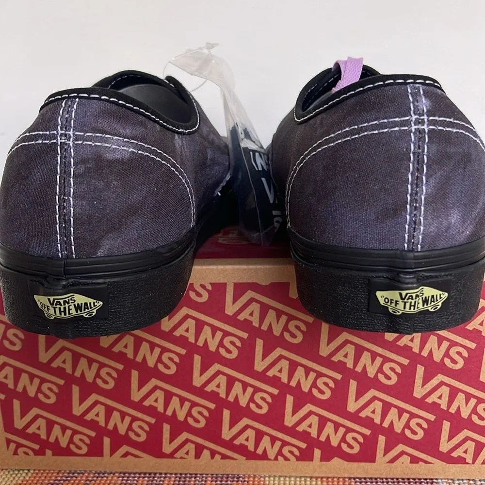 Vans WMNS Authentic
Midnight Shift Black/Black
VN0009PVBKA
Sneakers - Picture 12 of 16